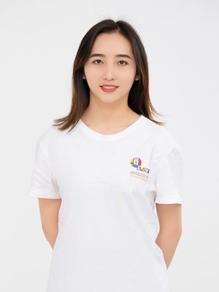 启迪艺术教师 杨敏